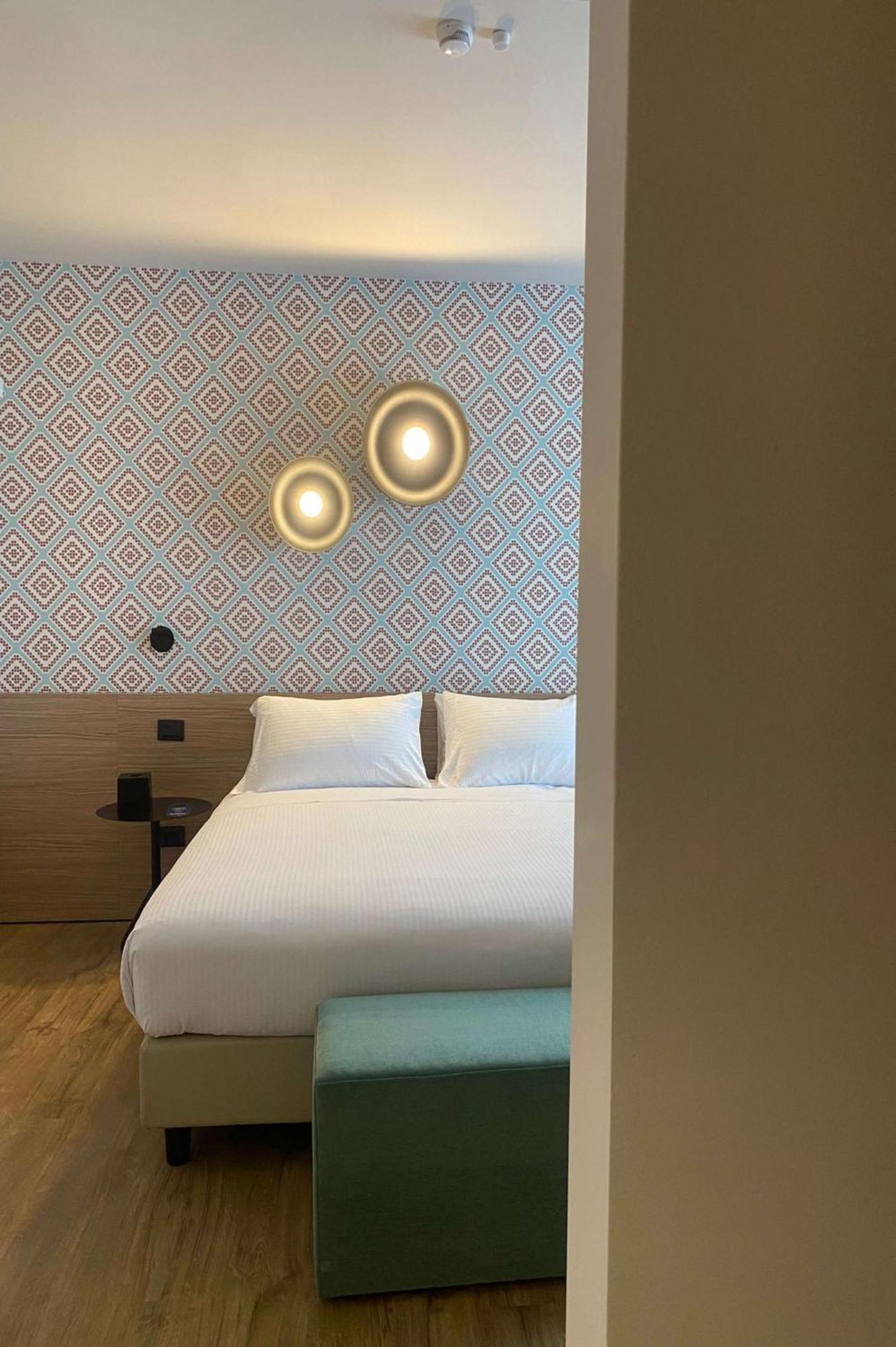Western Hotel 4*